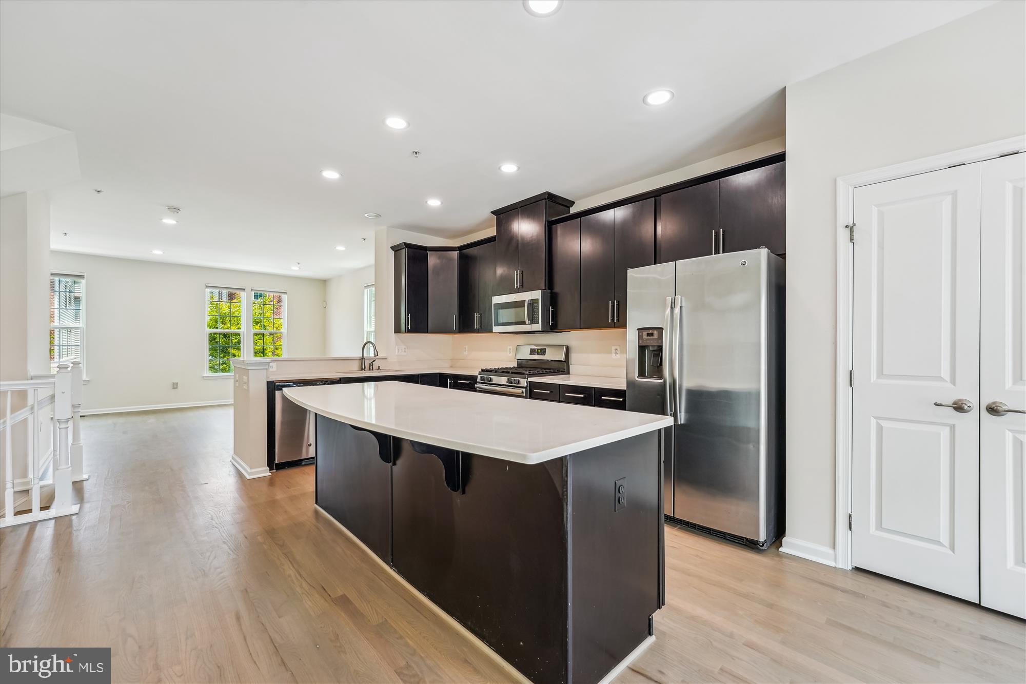 5313 SMITHS COVE LANE