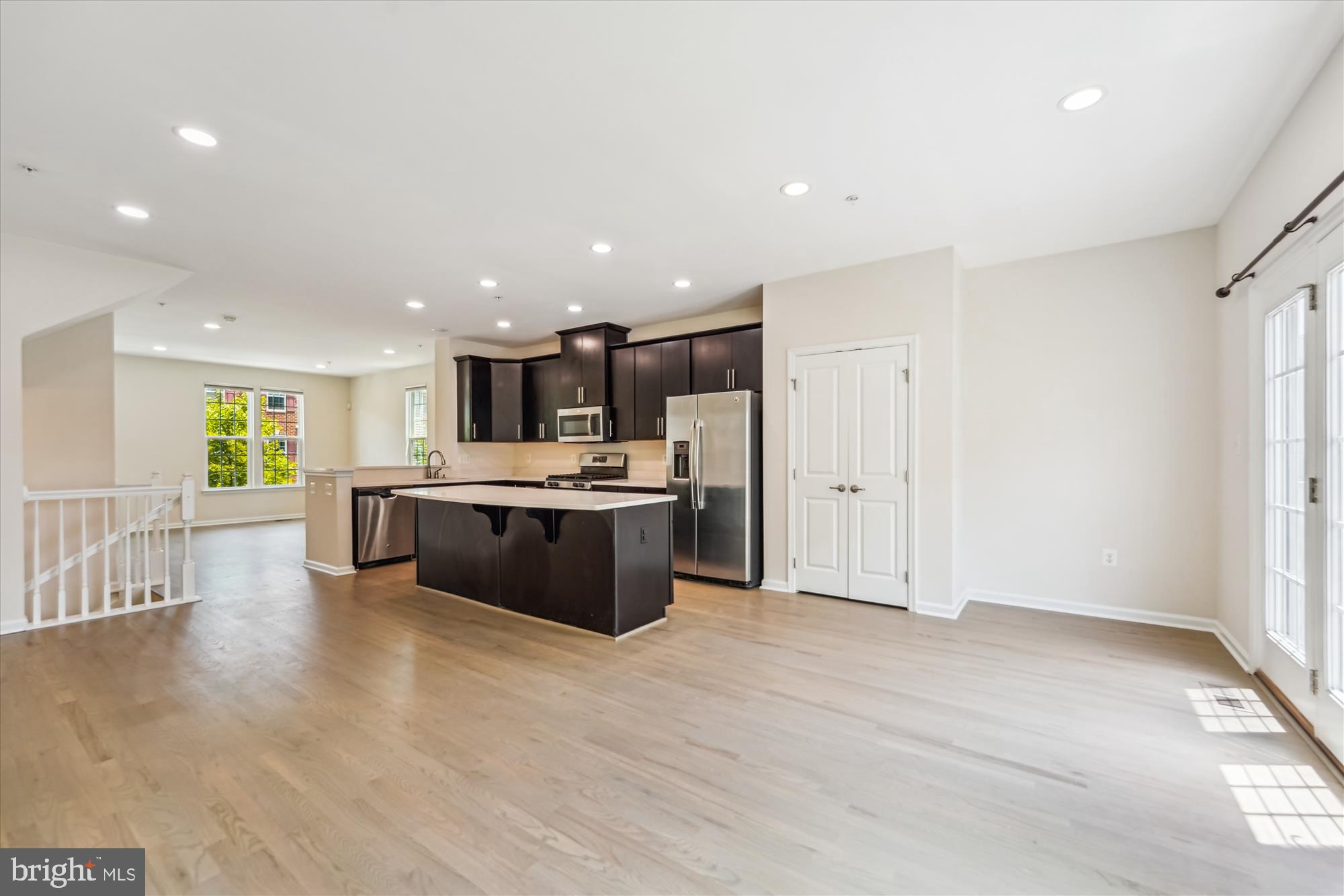 5313 SMITHS COVE LANE