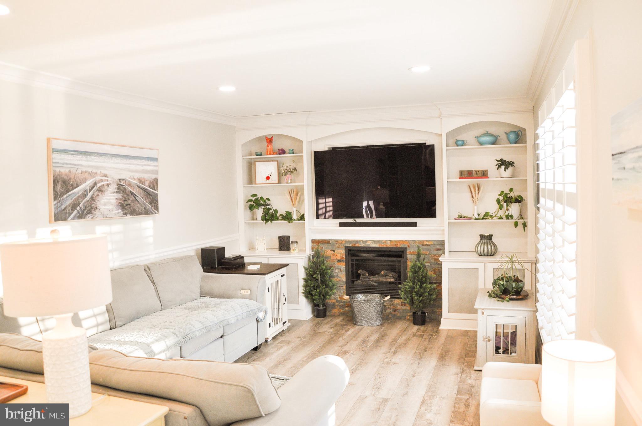 BRENTWOOD PARK - Residential