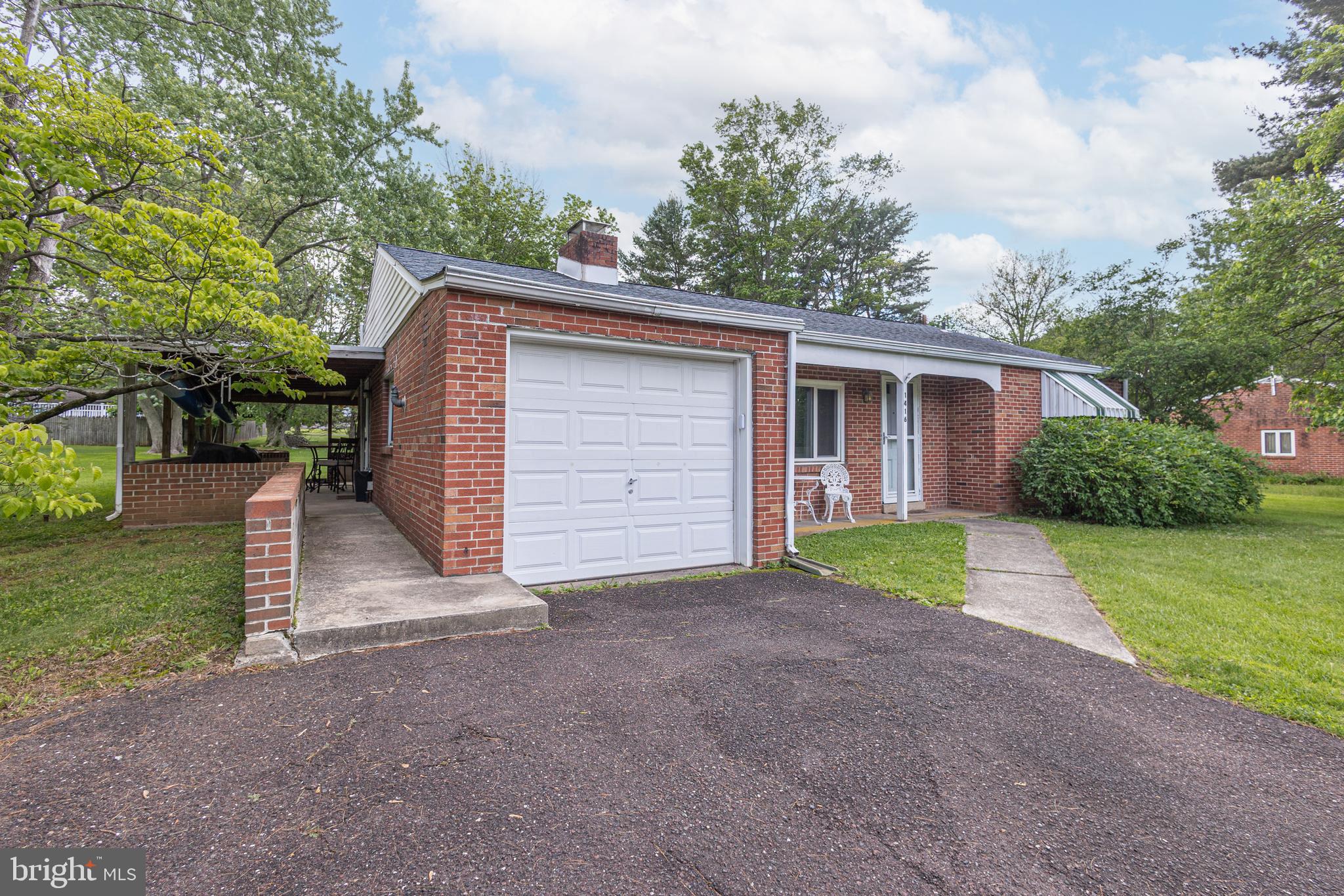 1416 N WALES ROAD