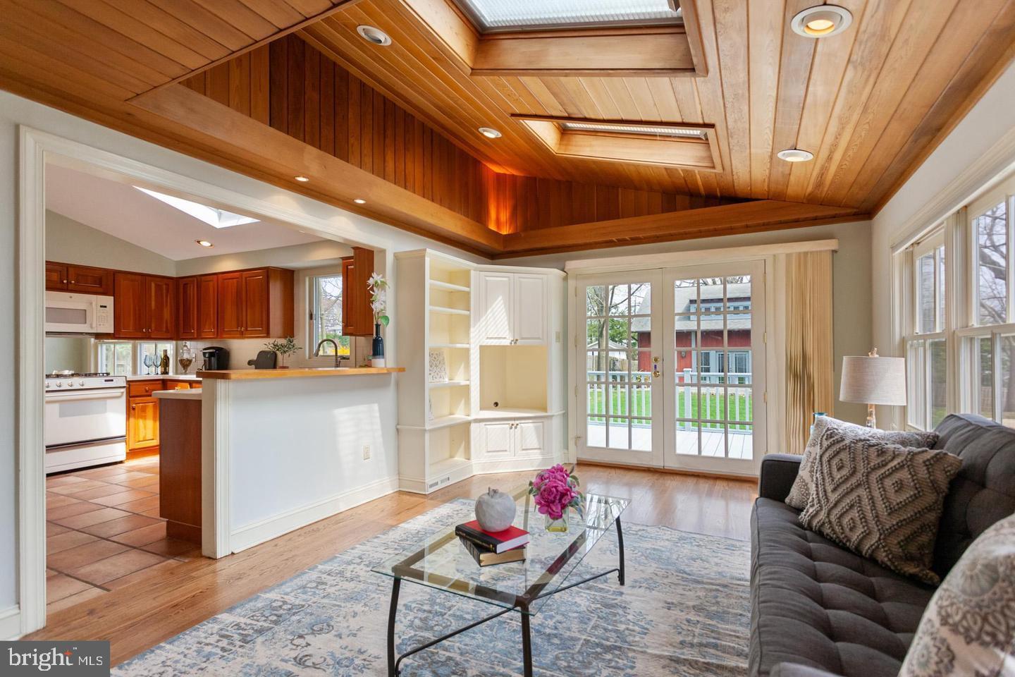 GLADWYNE - Residential