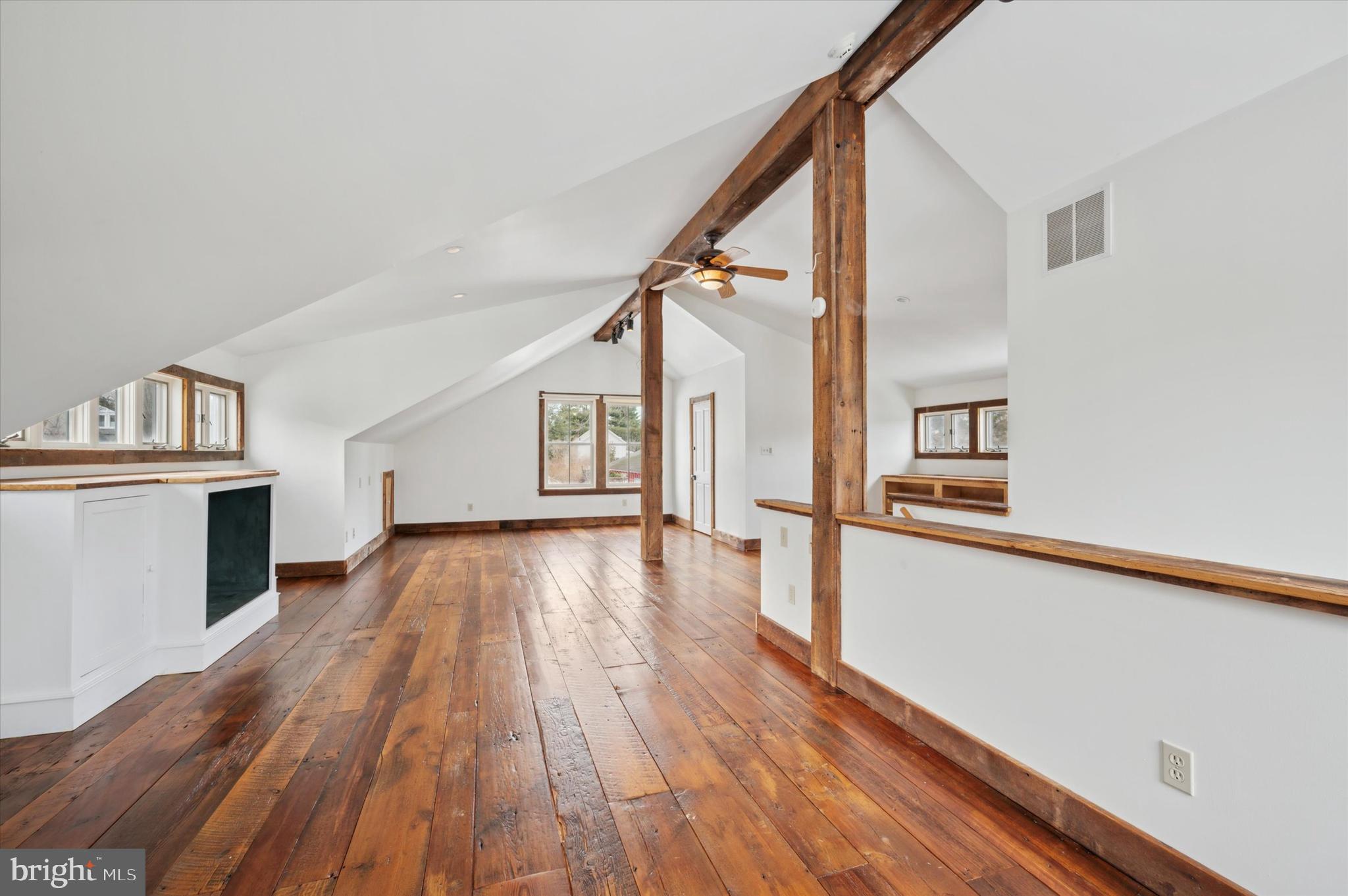 GLADWYNE - Residential