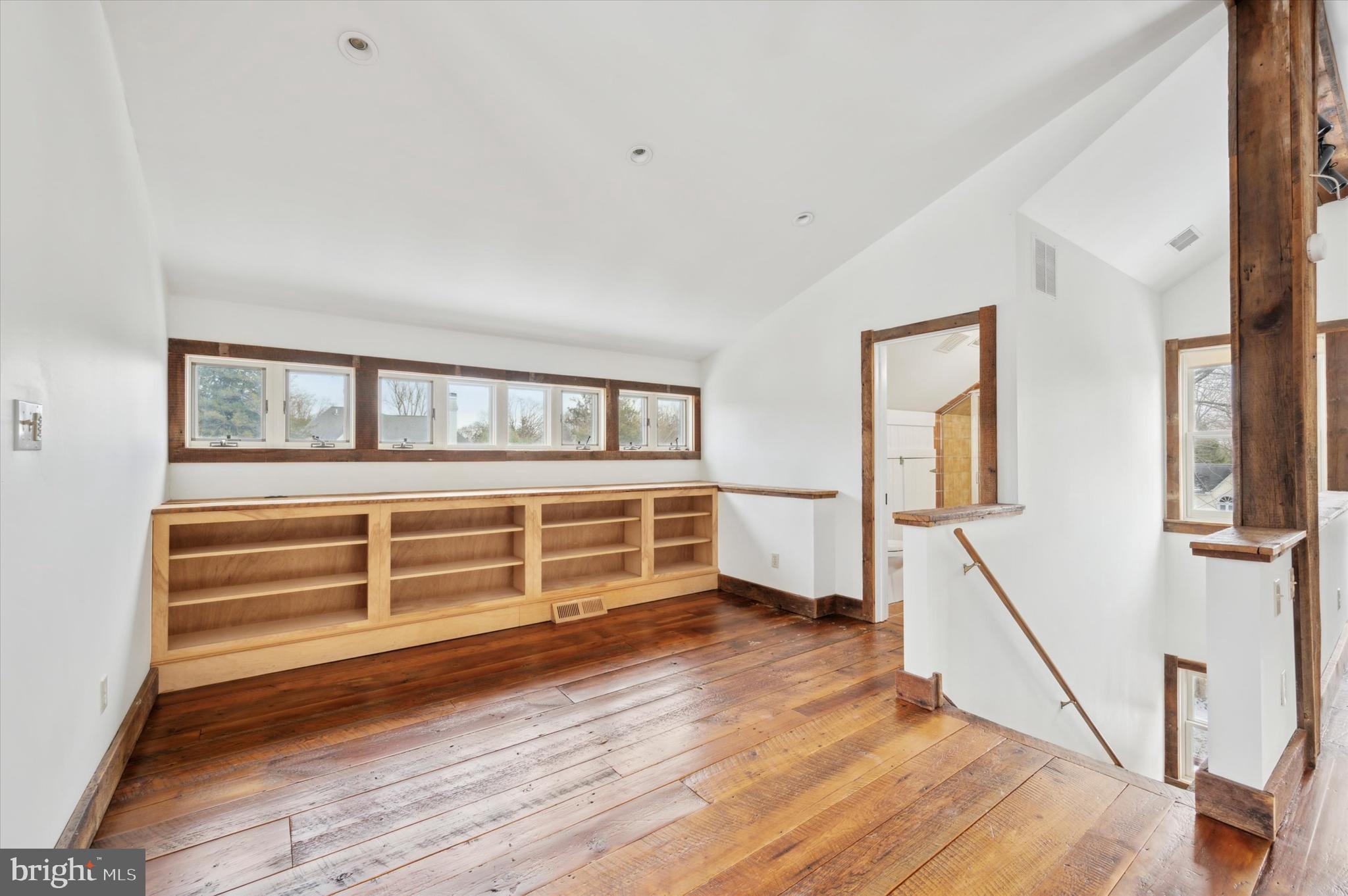 GLADWYNE - Residential