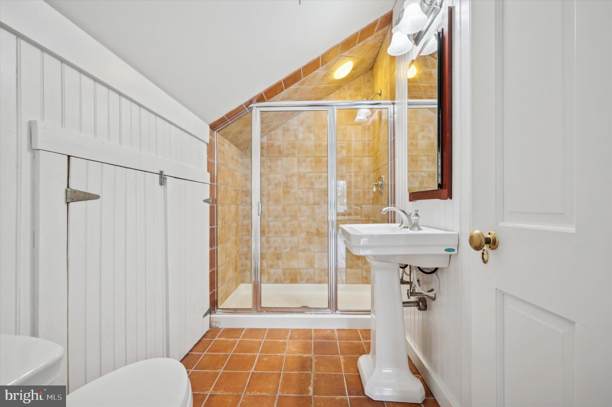 GLADWYNE - Residential