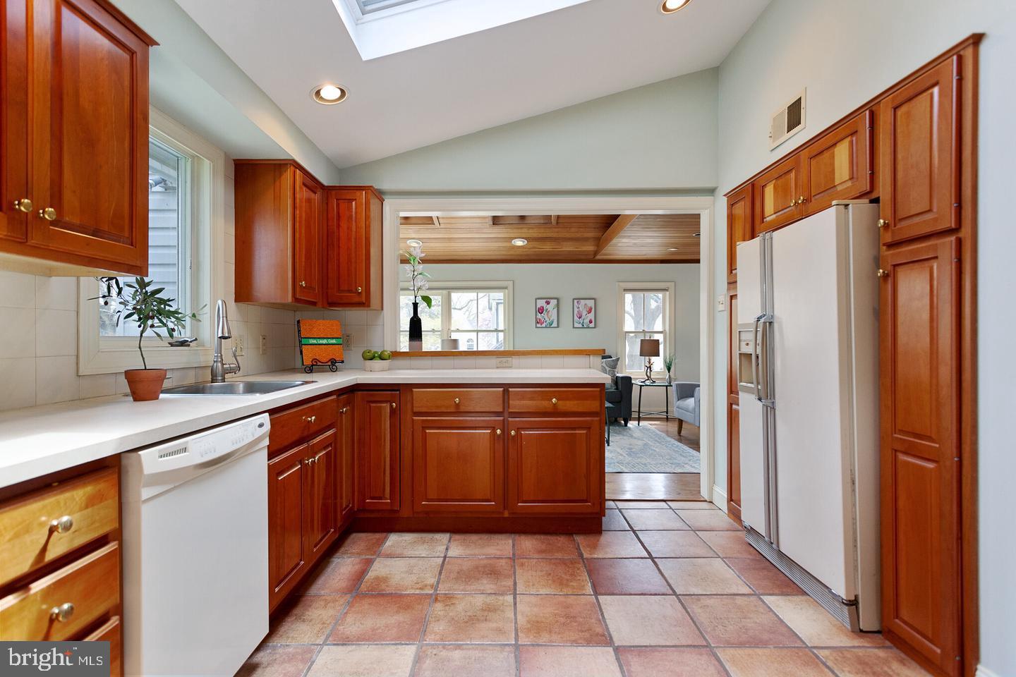 GLADWYNE - Residential