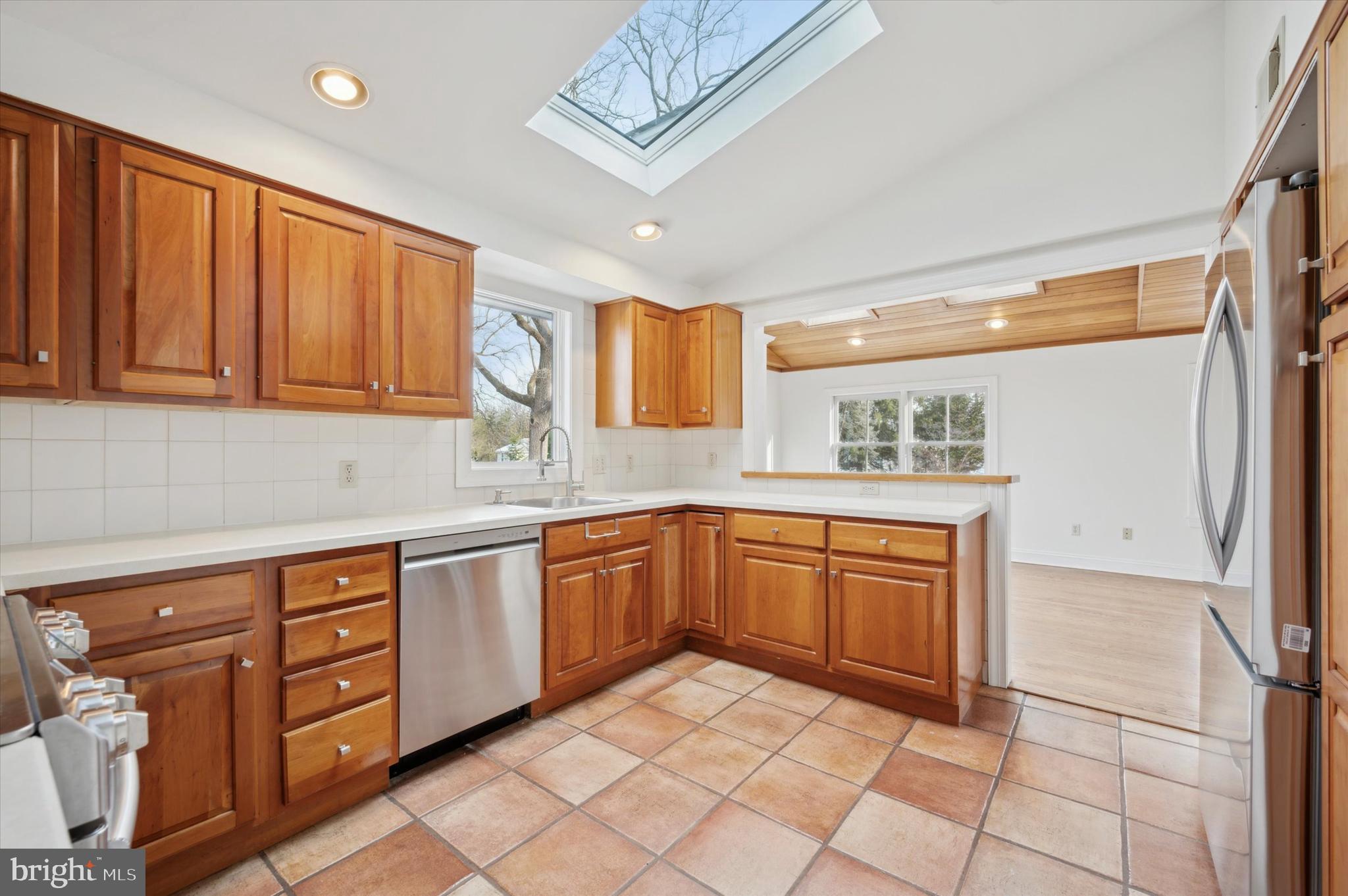 GLADWYNE - Residential