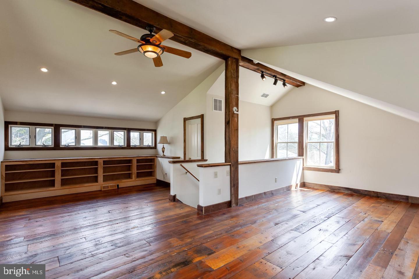 GLADWYNE - Residential