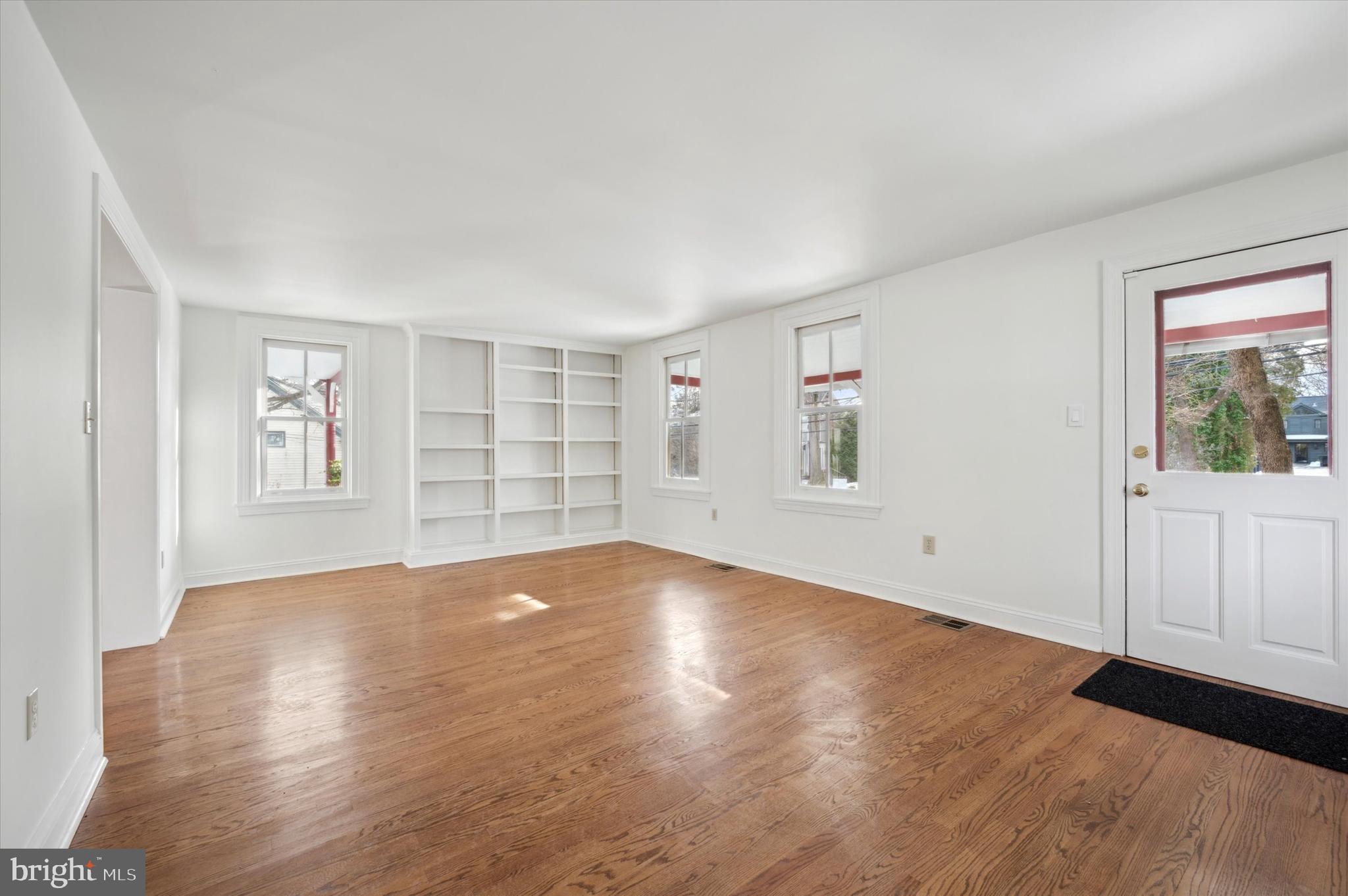 GLADWYNE - Residential