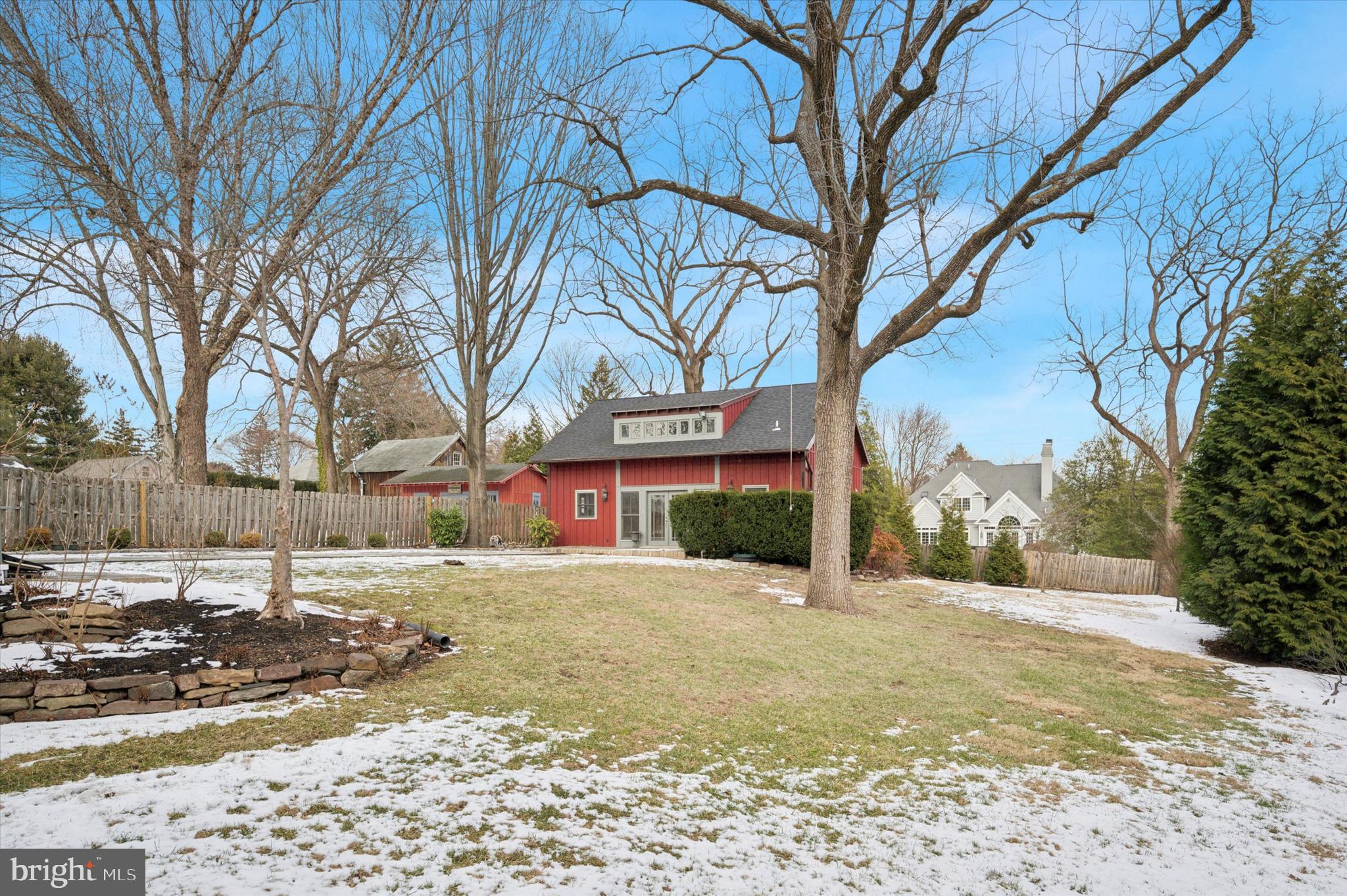 GLADWYNE - Residential