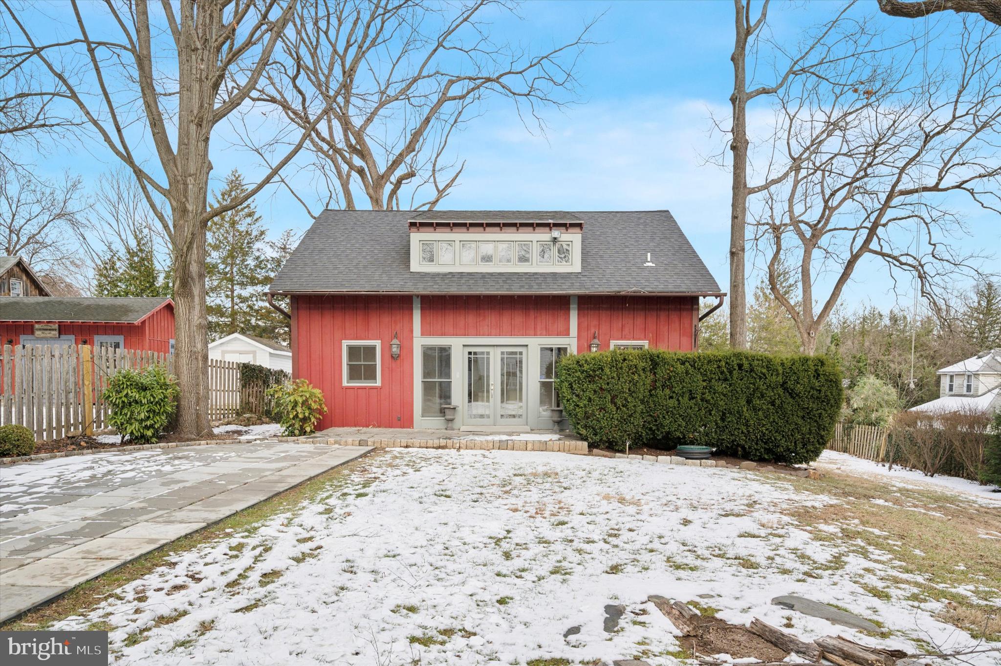 GLADWYNE - Residential