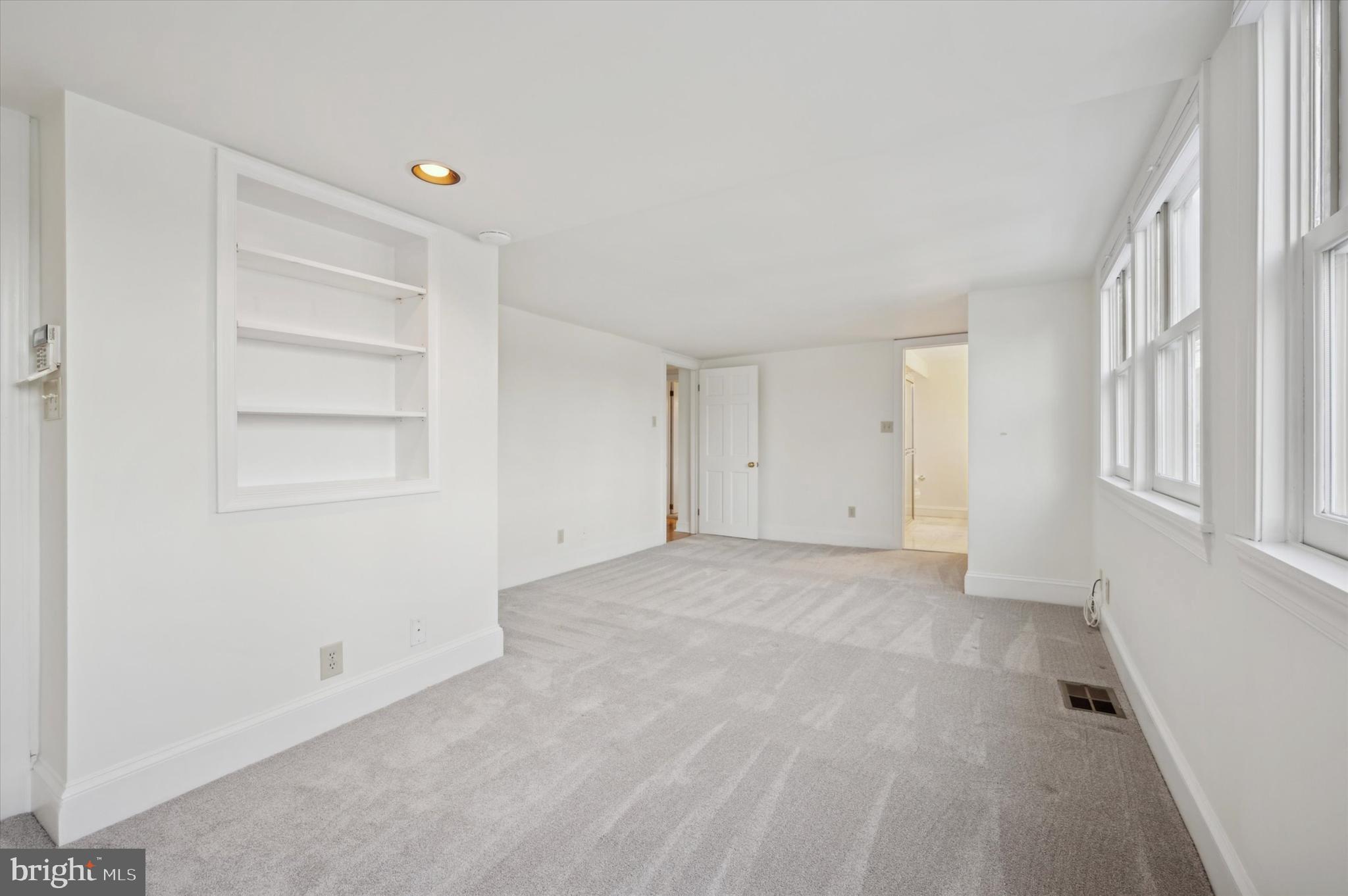 GLADWYNE - Residential