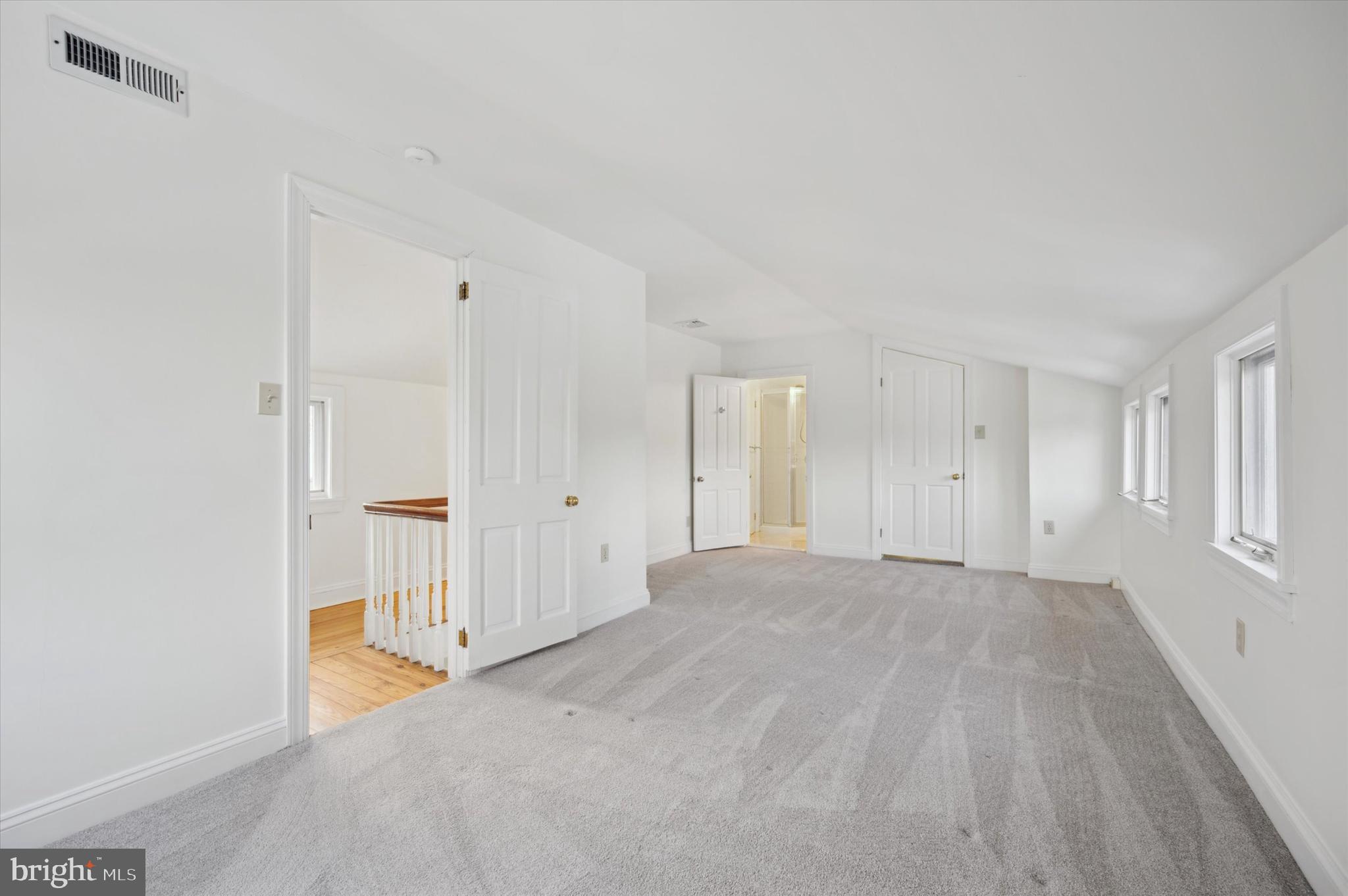 GLADWYNE - Residential