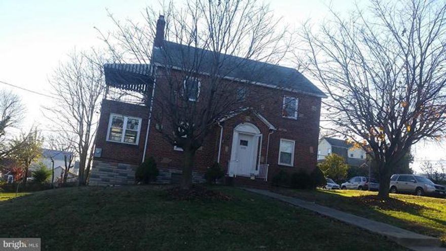 COME SEE THIS VERY LARGE 4 BED 3 BATH COLONIAL IN FULLER.  PARTIALLY FINISHED BASEMENT.  FIREPLACE.  FENCED REAR YARD.  LARGE CORNER LOT WITH 2 CAR DETACHED GARAGE AND STORAGE UNIT.  IN NEED OF REPAIRS.