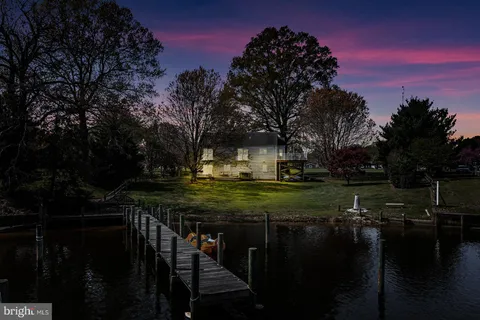 150 East Harbor Drive, Reedville, VA MLS: VANV2001540