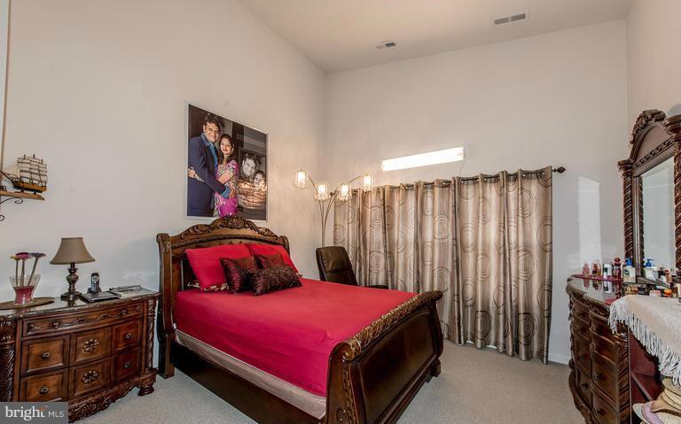 WATERS EDGE - Residential Lease