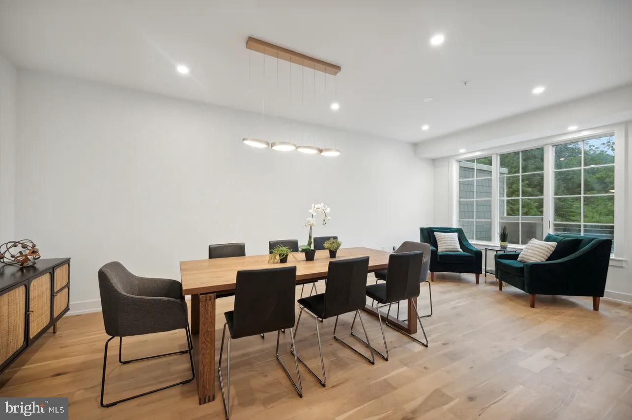 CHESTNUT HILL - Residential