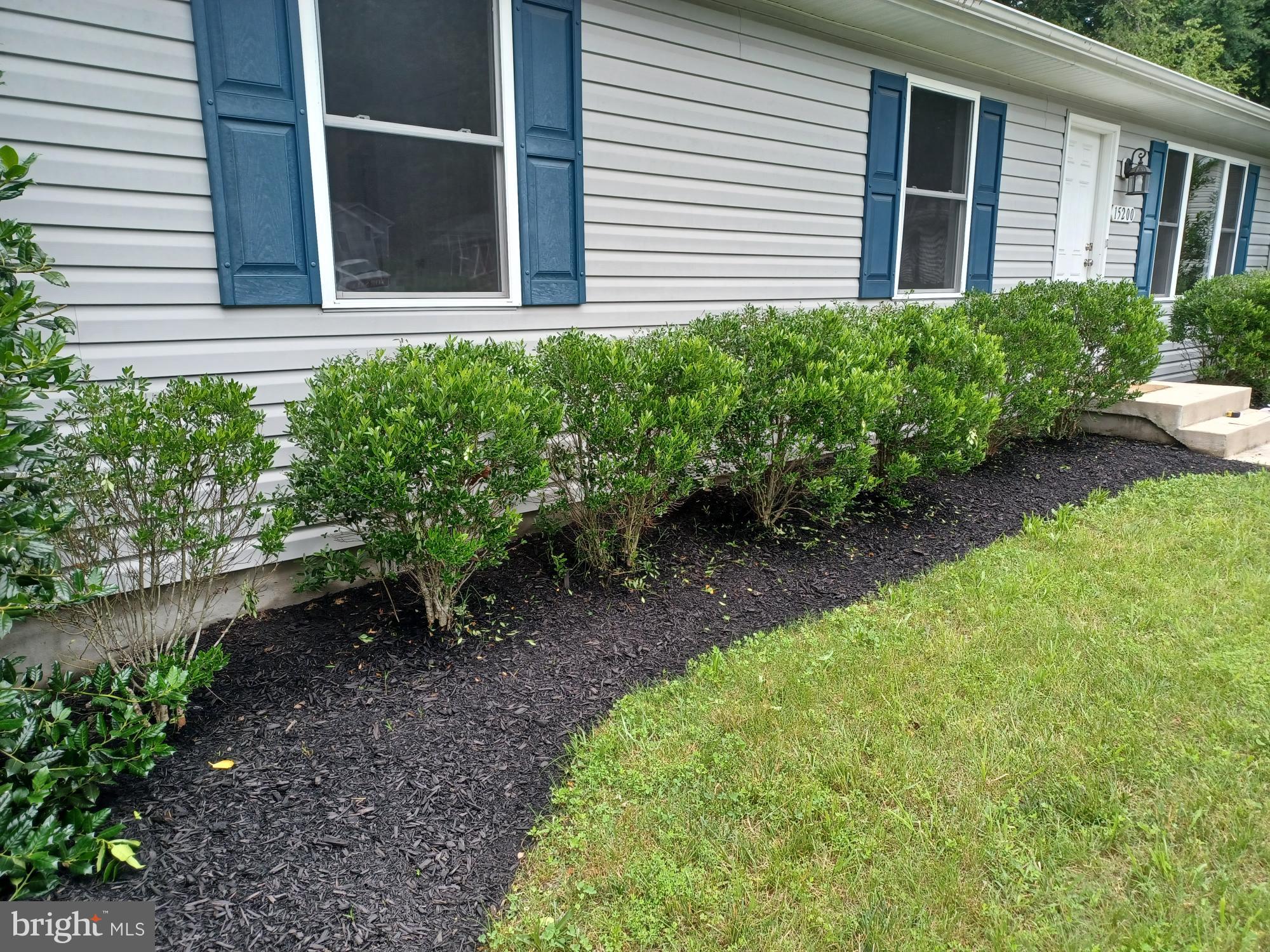 15200 PEERLESS AVENUE