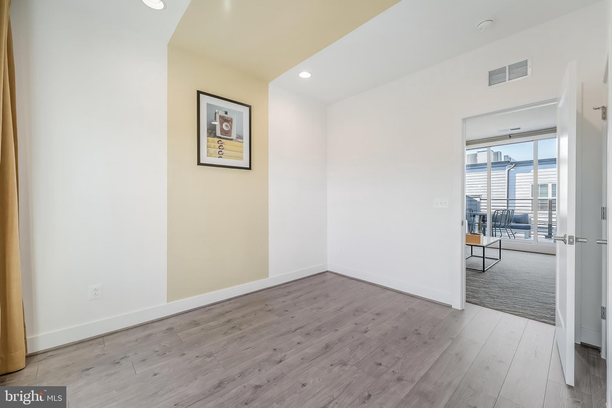 RESTON STATION - Residential