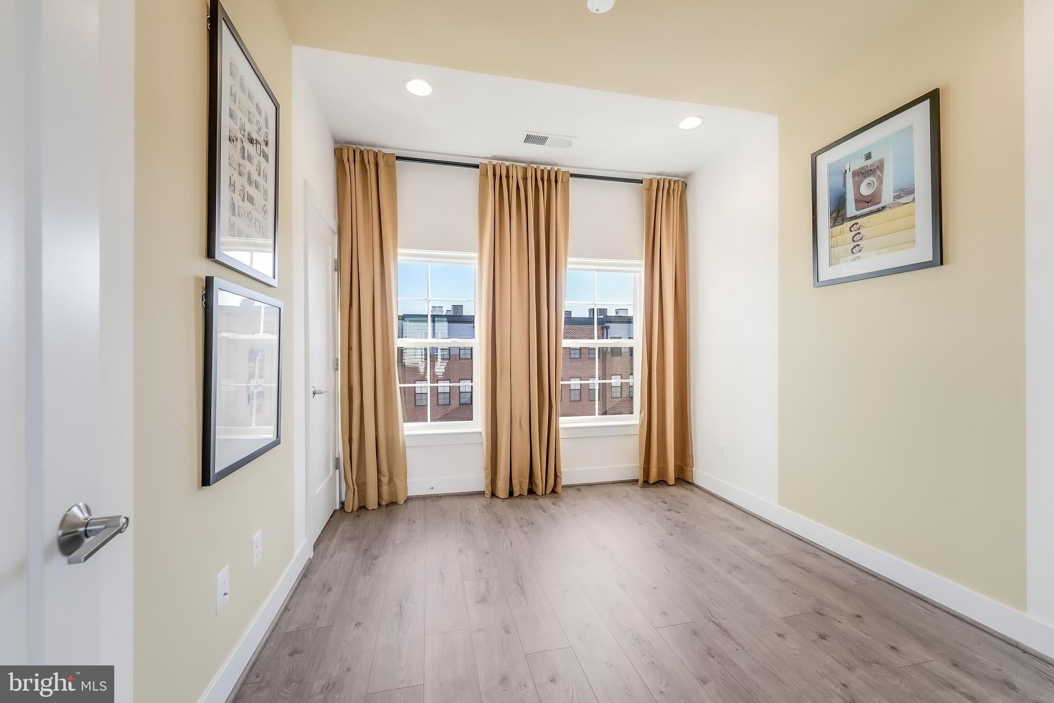 RESTON STATION - Residential