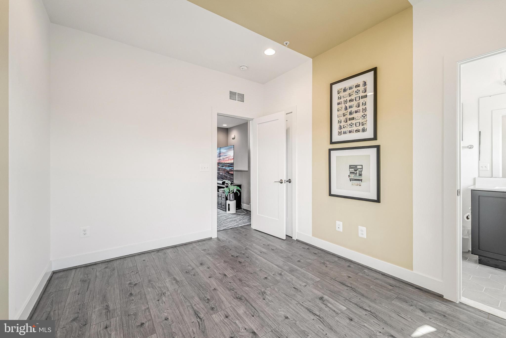 RESTON STATION - Residential