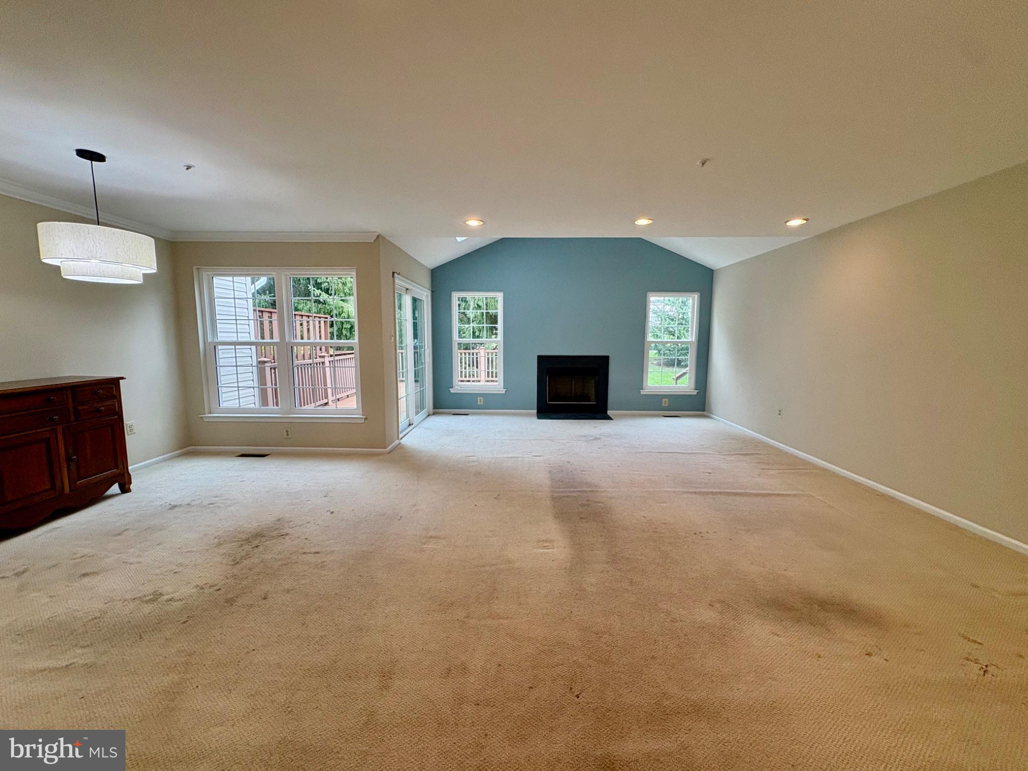 186 STETSON DRIVE