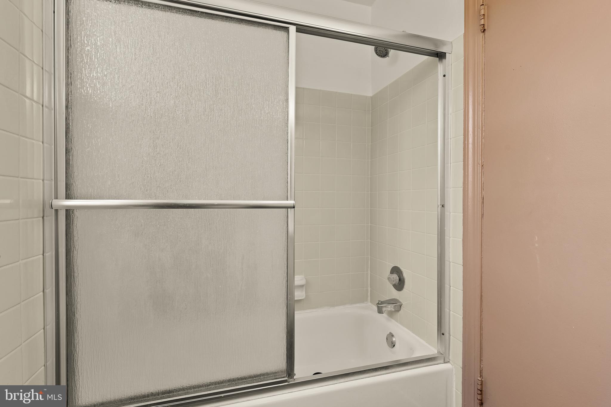 FREDERICK COURTS - Residential