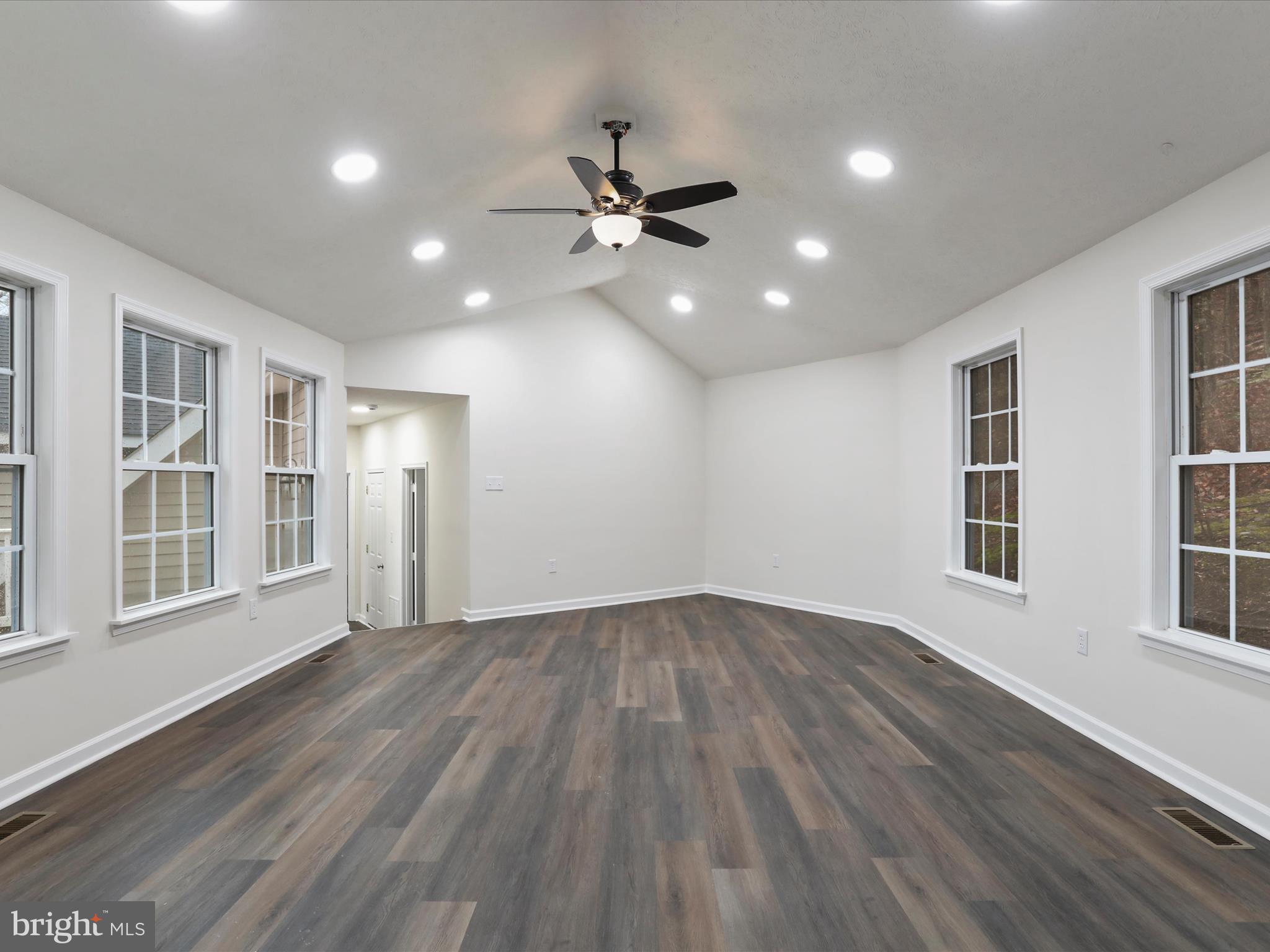 SHANNONDALE - Residential