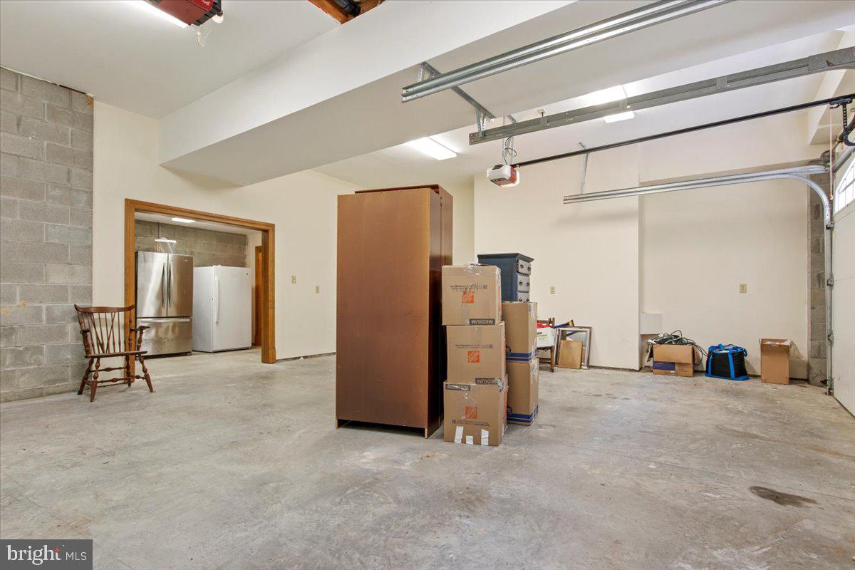 WALTHALL CREEK - Residential