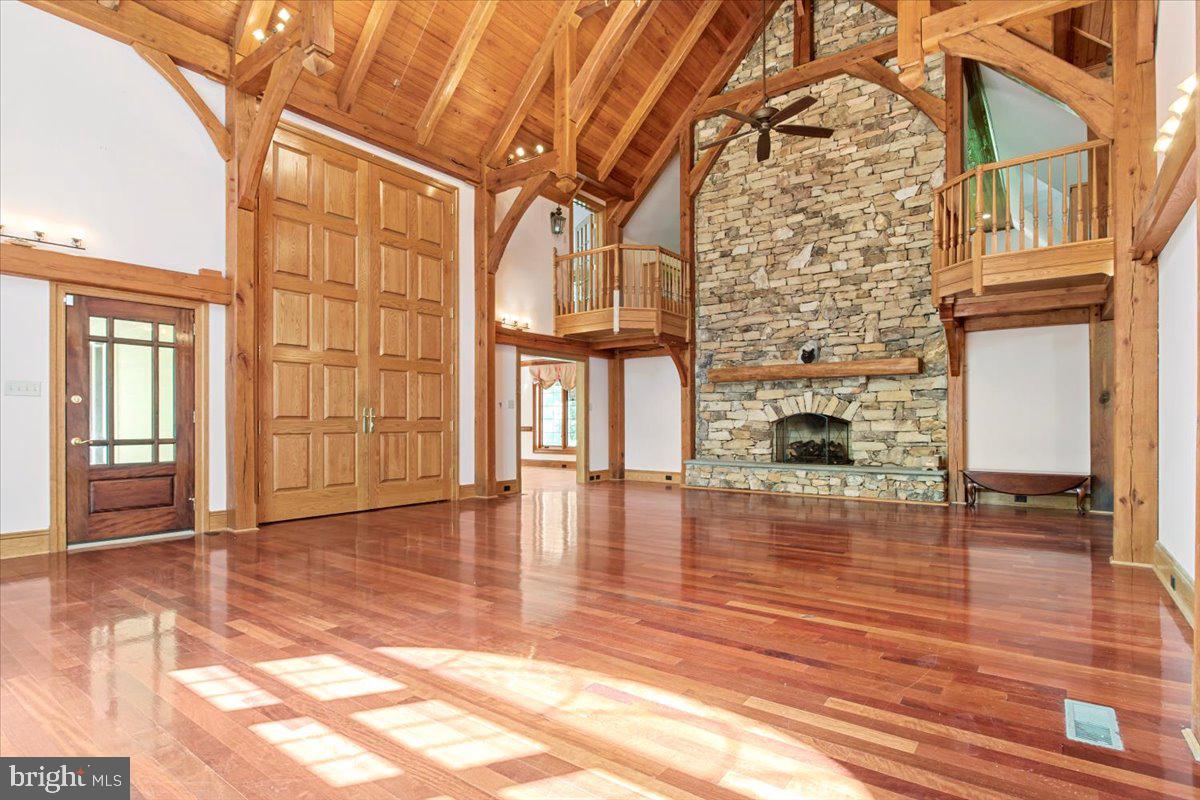 WALTHALL CREEK - Residential