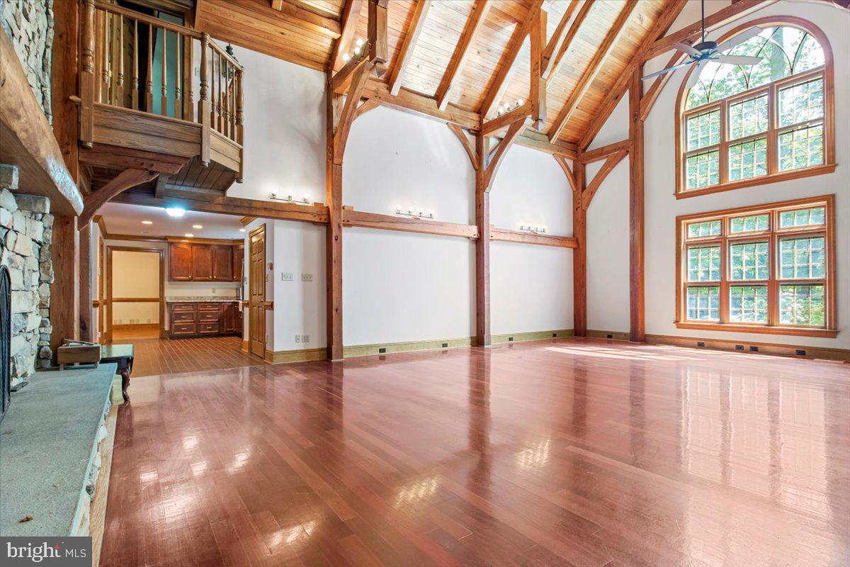 WALTHALL CREEK - Residential