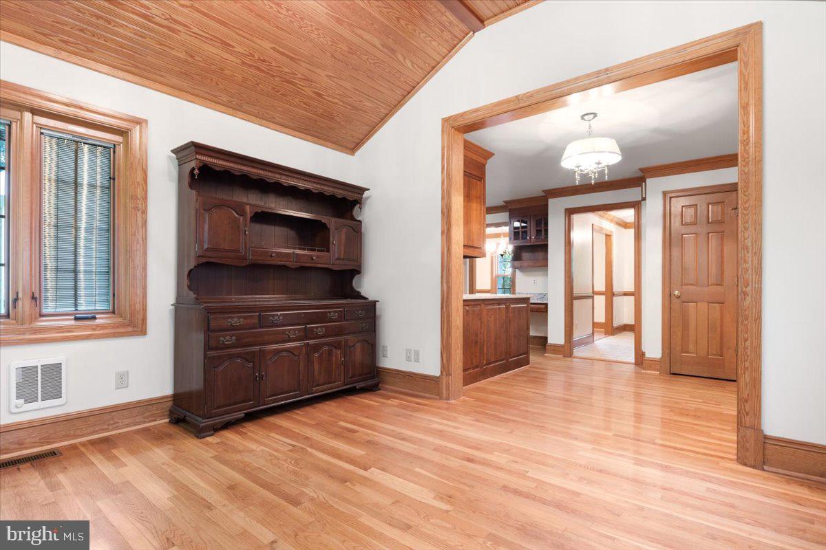 WALTHALL CREEK - Residential