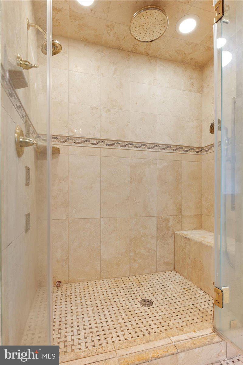 WALTHALL CREEK - Residential