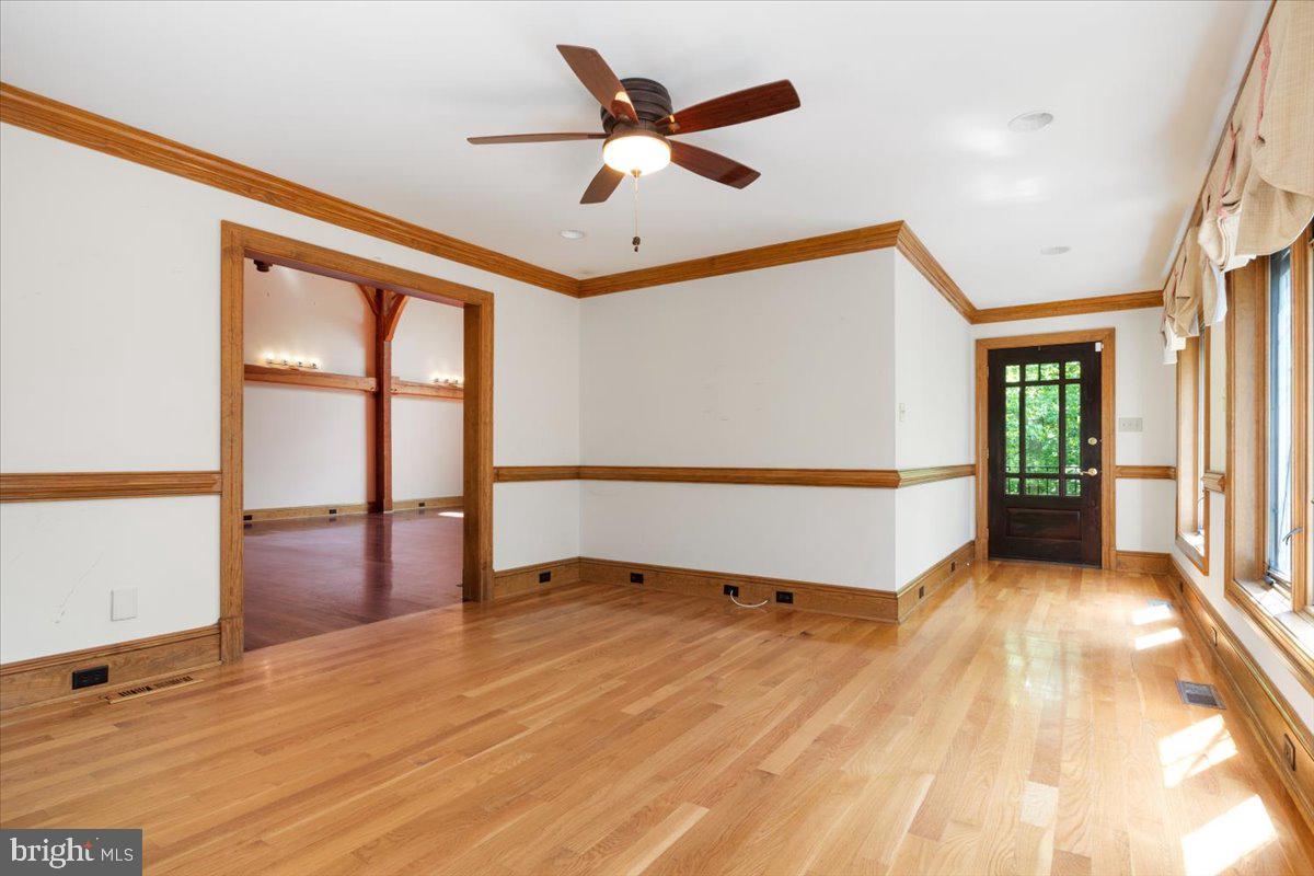 WALTHALL CREEK - Residential