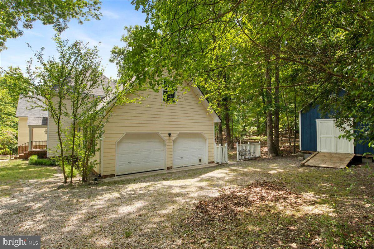 WALTHALL CREEK - Residential