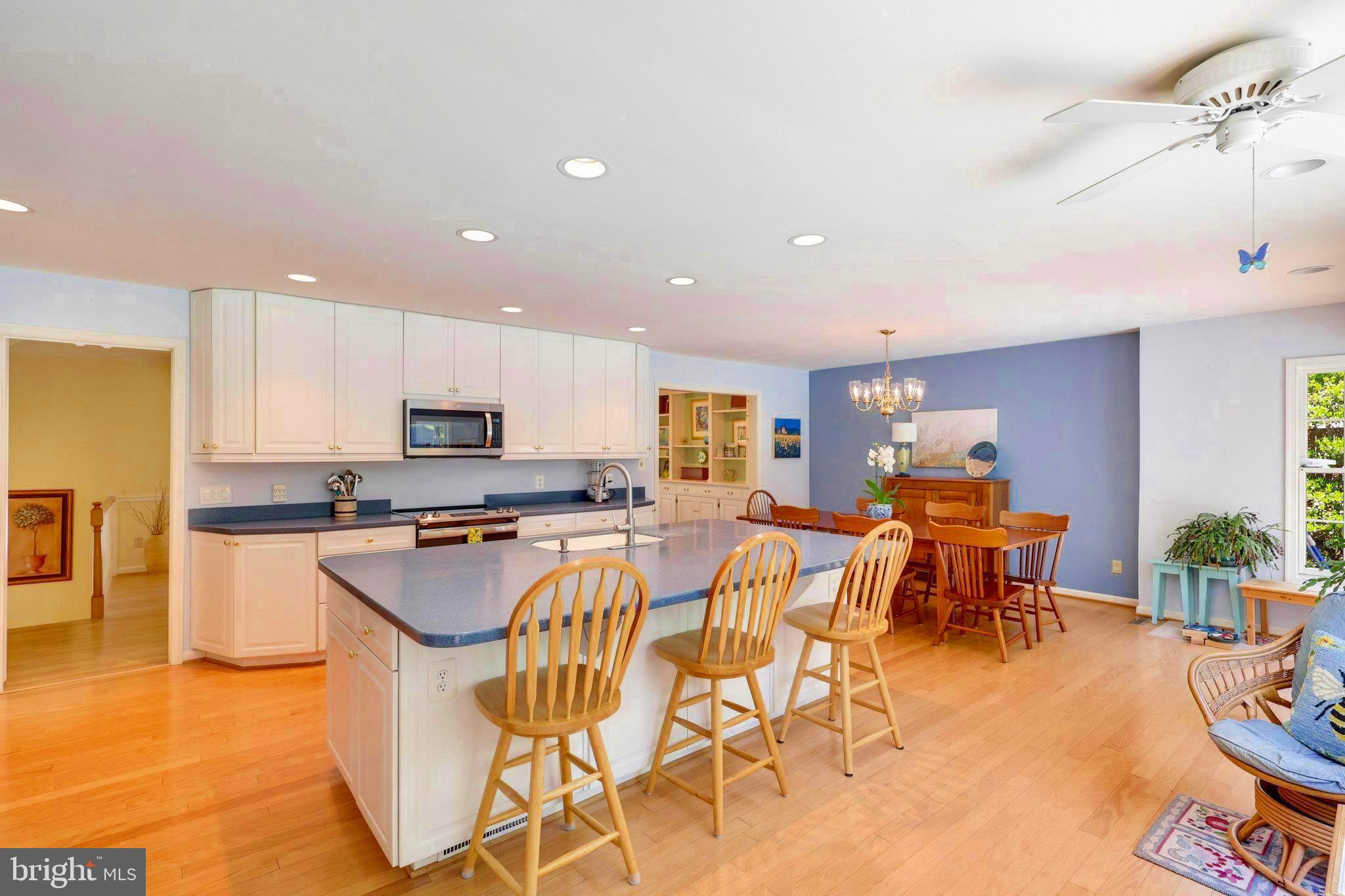 4007 WHISPERING LANE