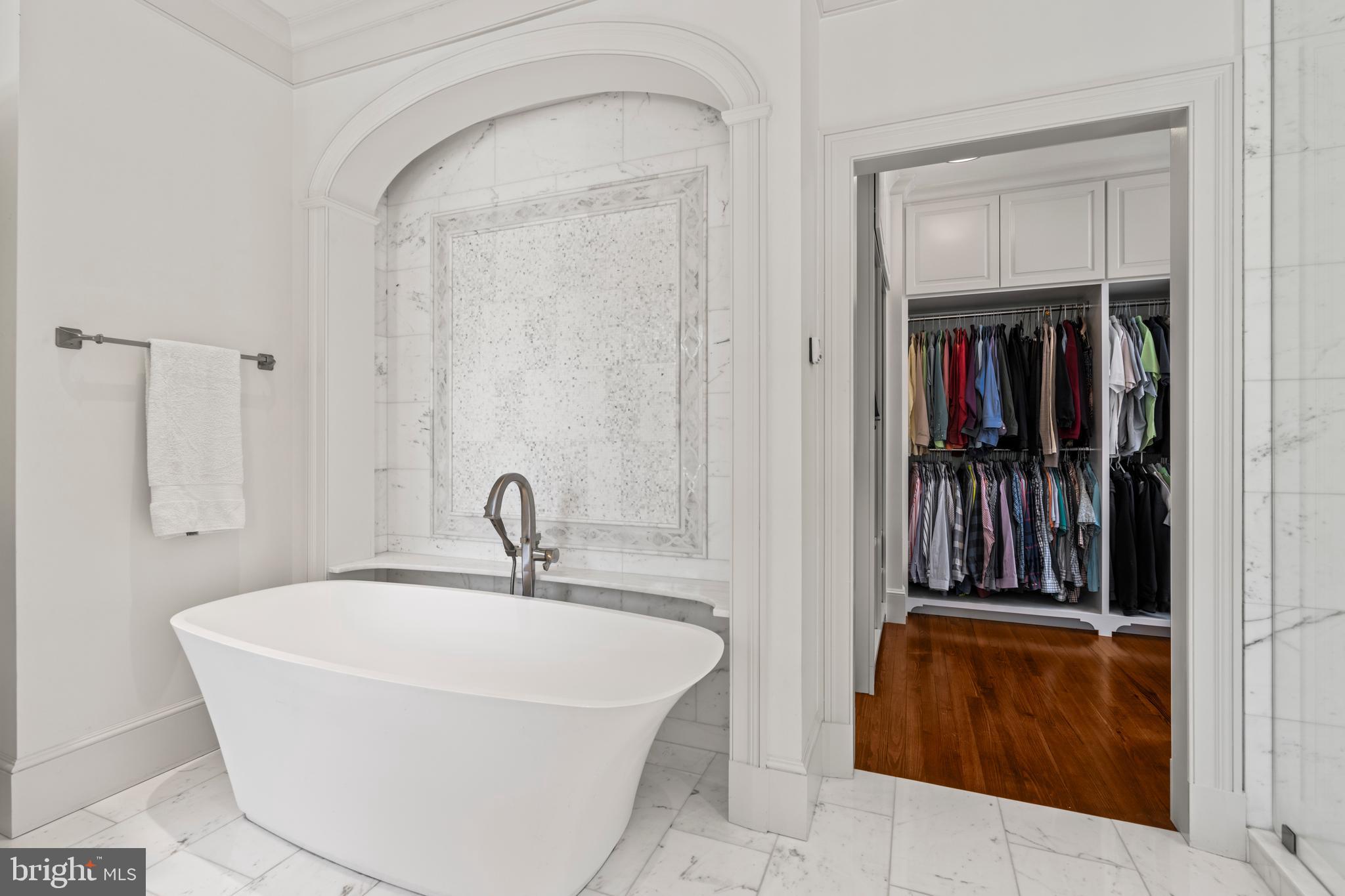 ROLAND PARK - Residential