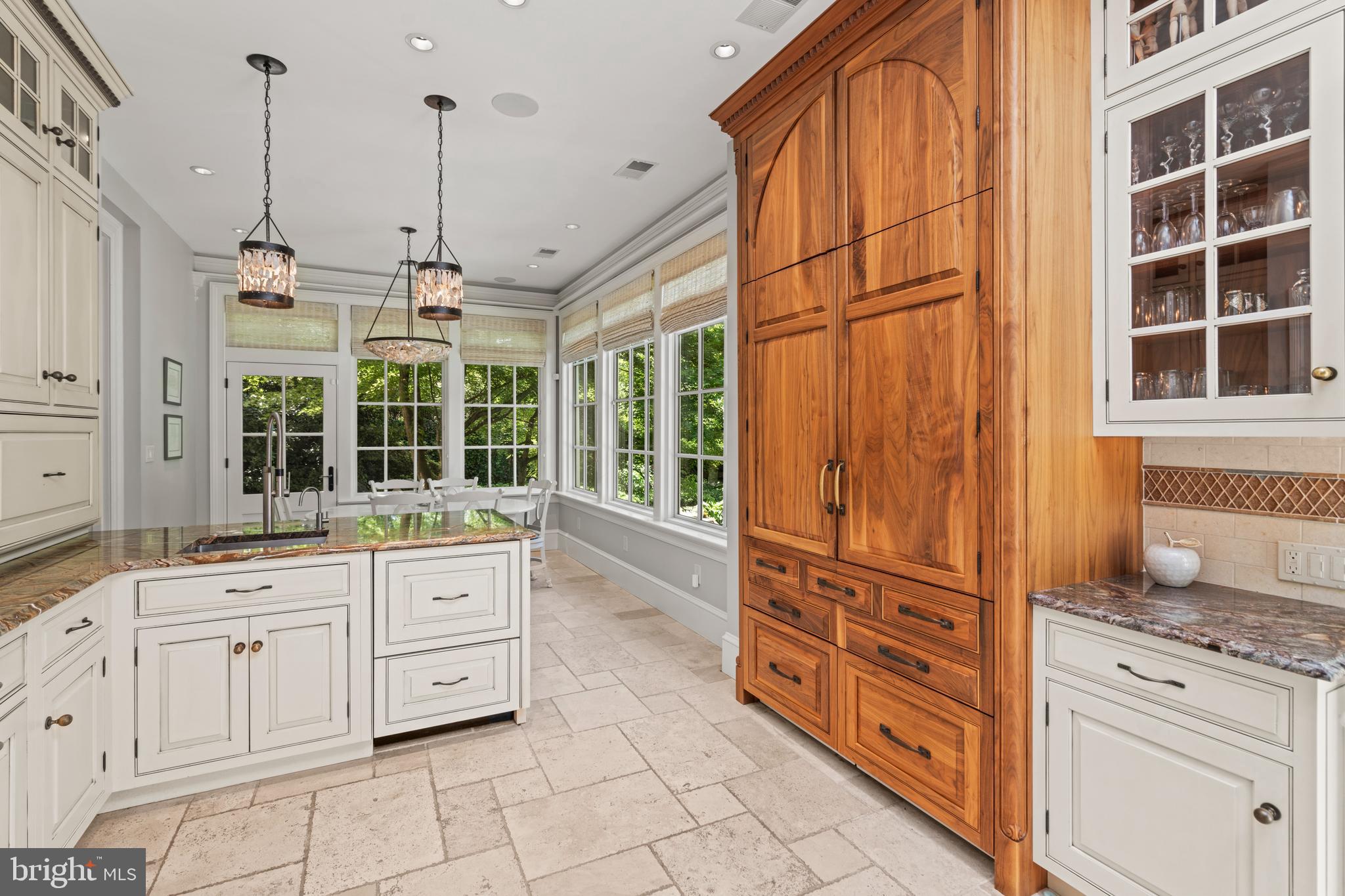 ROLAND PARK - Residential