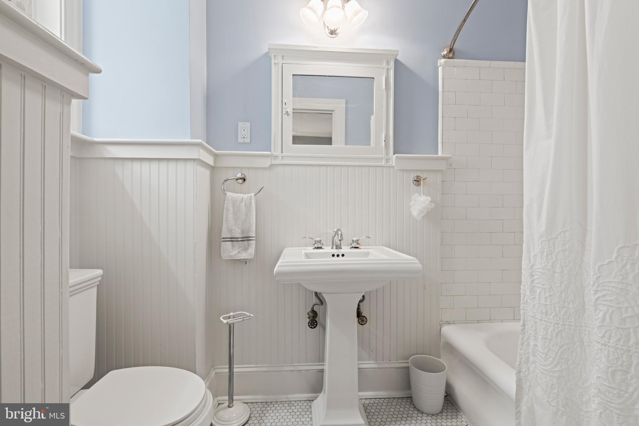 ROLAND PARK - Residential