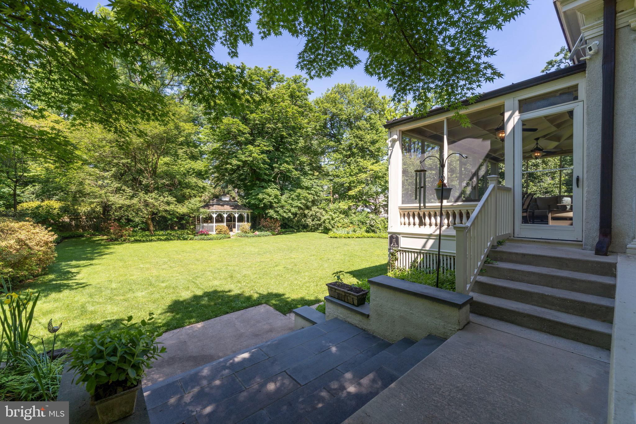 ROLAND PARK - Residential