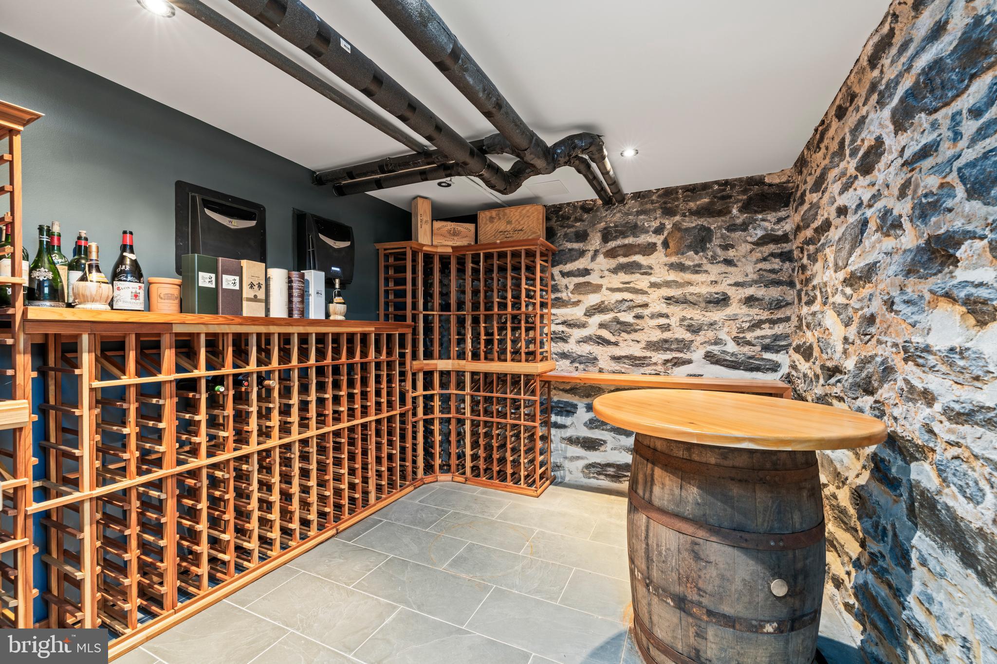 ROLAND PARK - Residential