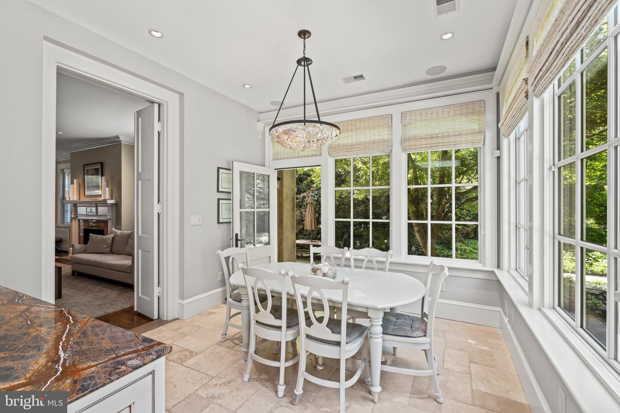 ROLAND PARK - Residential