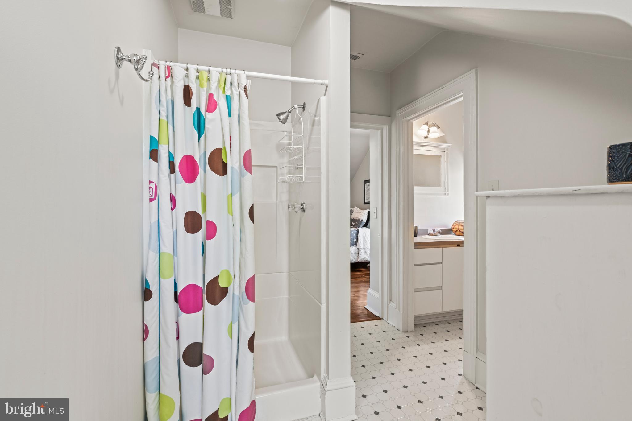 ROLAND PARK - Residential