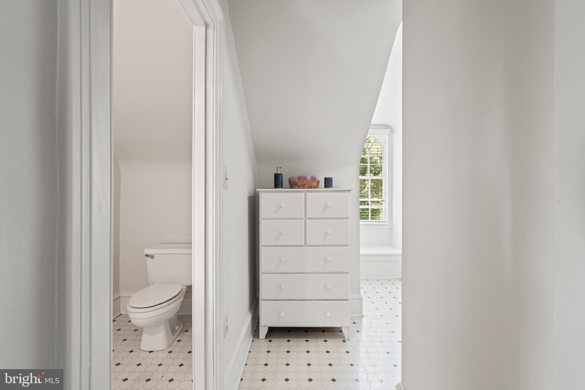 ROLAND PARK - Residential