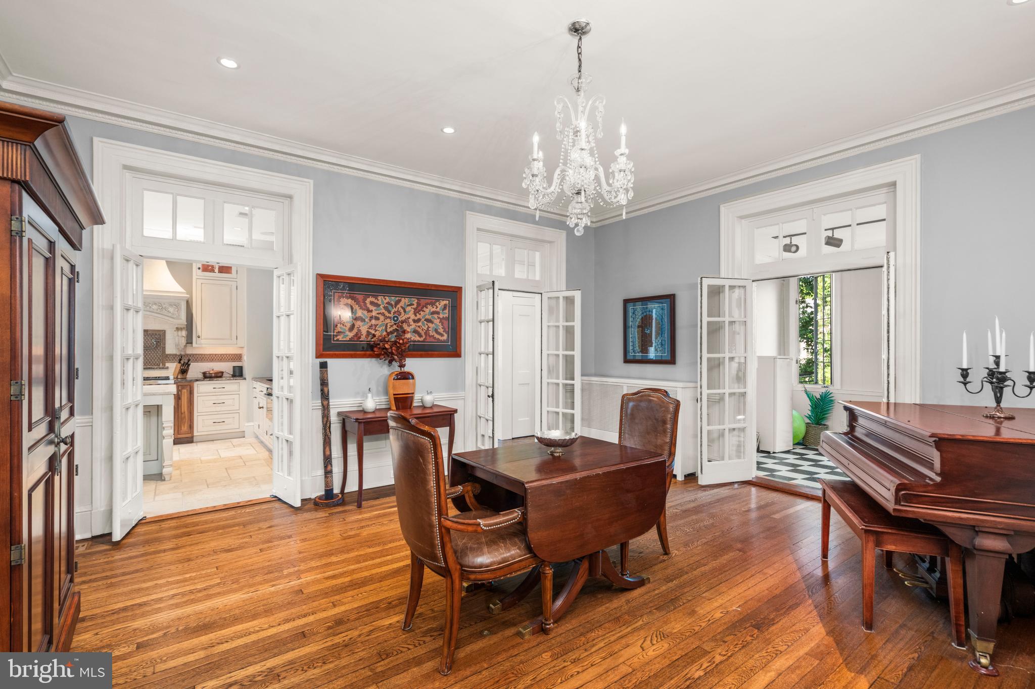 ROLAND PARK - Residential