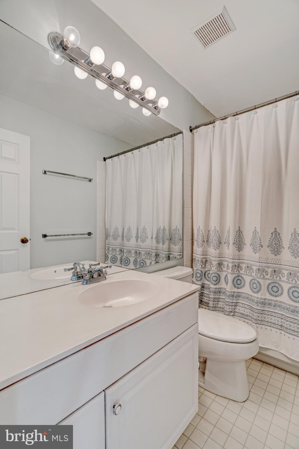 LOWES ISLAND/CASCADES - Residential