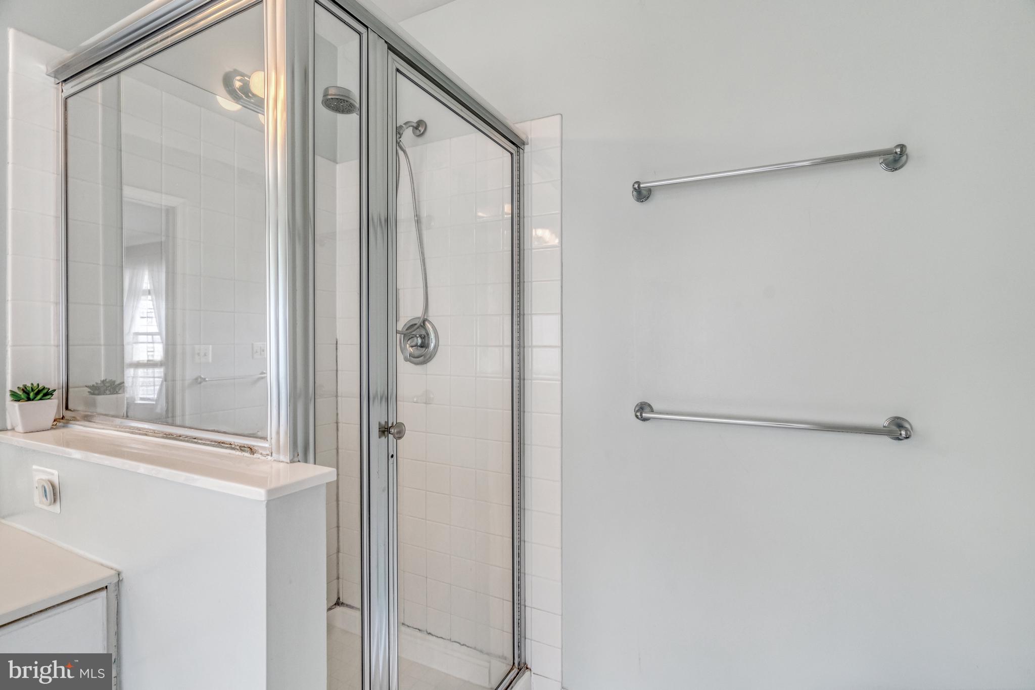 LOWES ISLAND/CASCADES - Residential