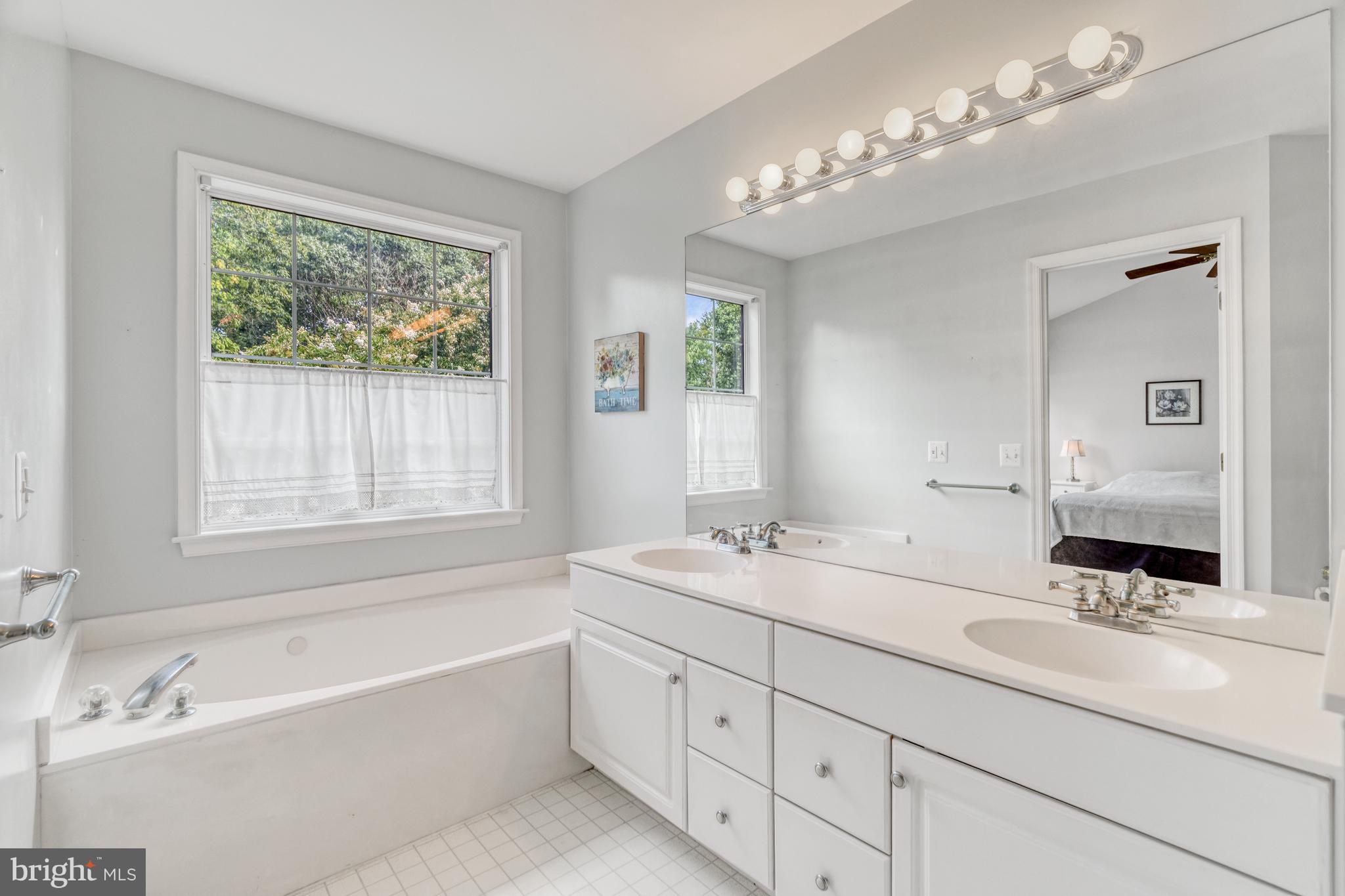 LOWES ISLAND/CASCADES - Residential