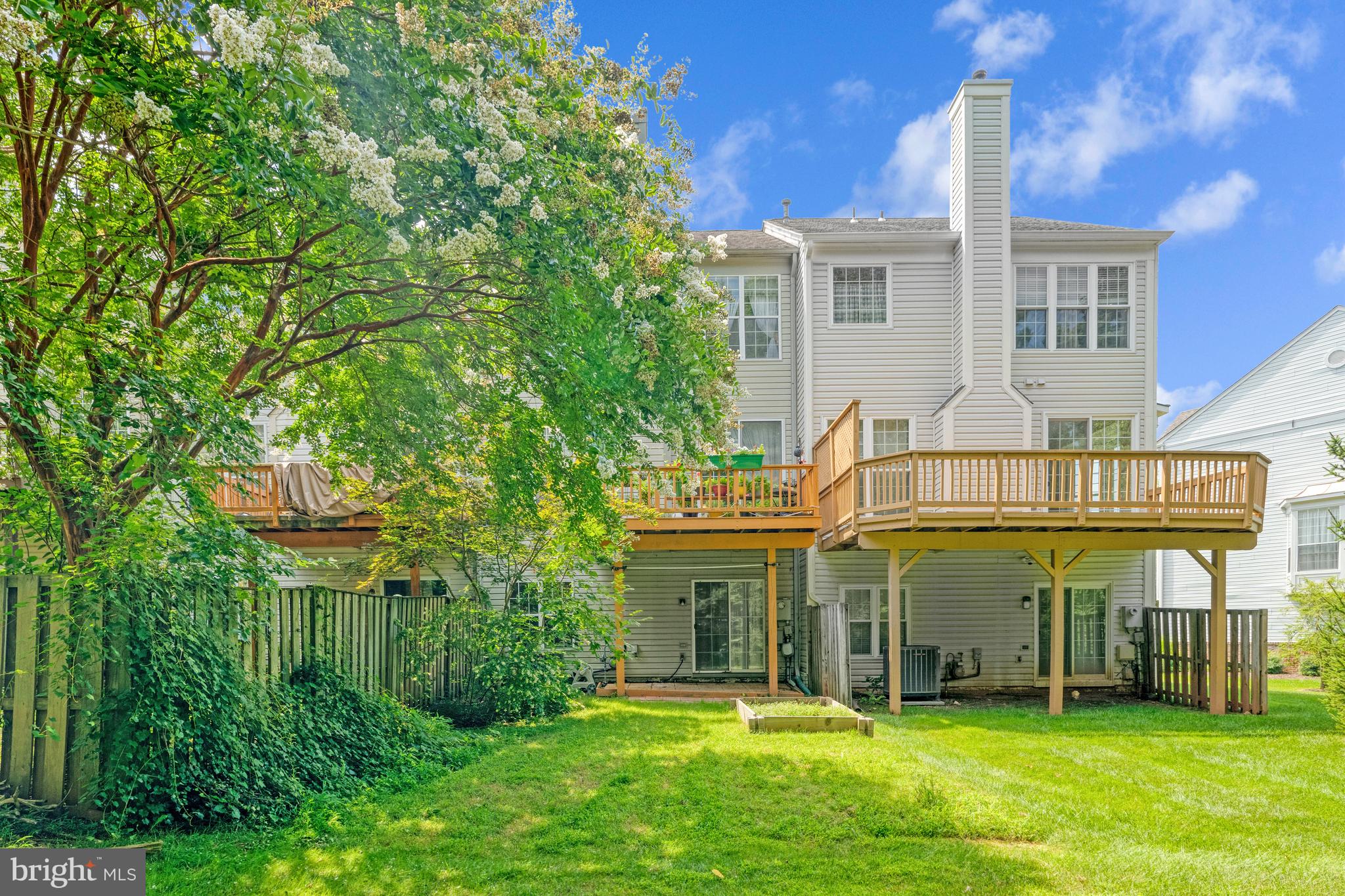 LOWES ISLAND/CASCADES - Residential