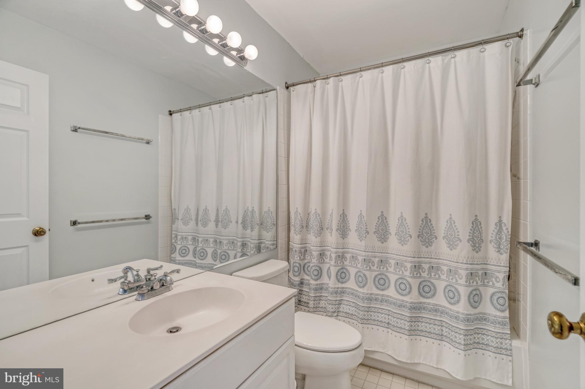 LOWES ISLAND/CASCADES - Residential