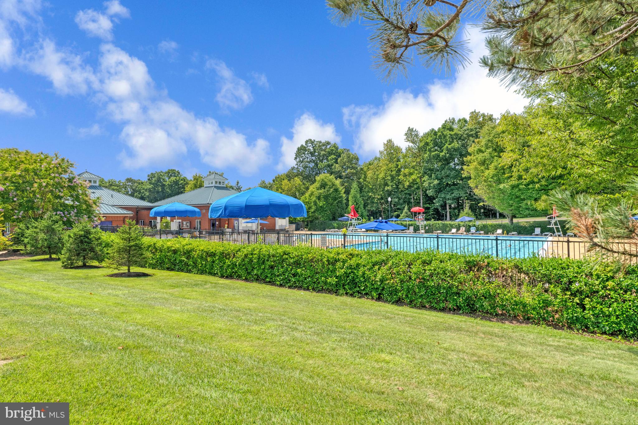 LOWES ISLAND/CASCADES - Residential